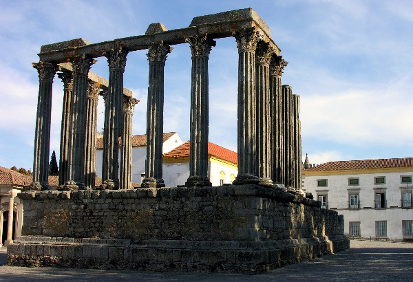 Temple romain Evora portugal